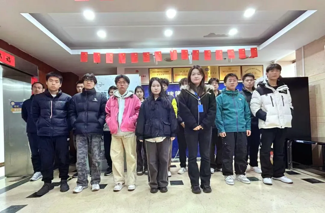 叮！結(jié)班成功！這張合照，是我們努力的最好